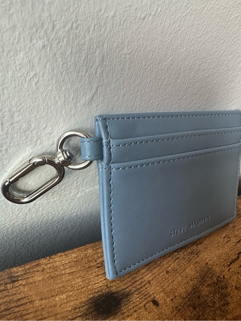 Steve Madden Powder Blue Double Sided Card Holder with Key Ring Clip NWOT - Picture 2 of 4